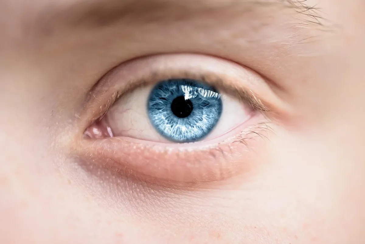 Blefaroplastyka – jakie są wskazania i przeciwwskazania do zabiegu?